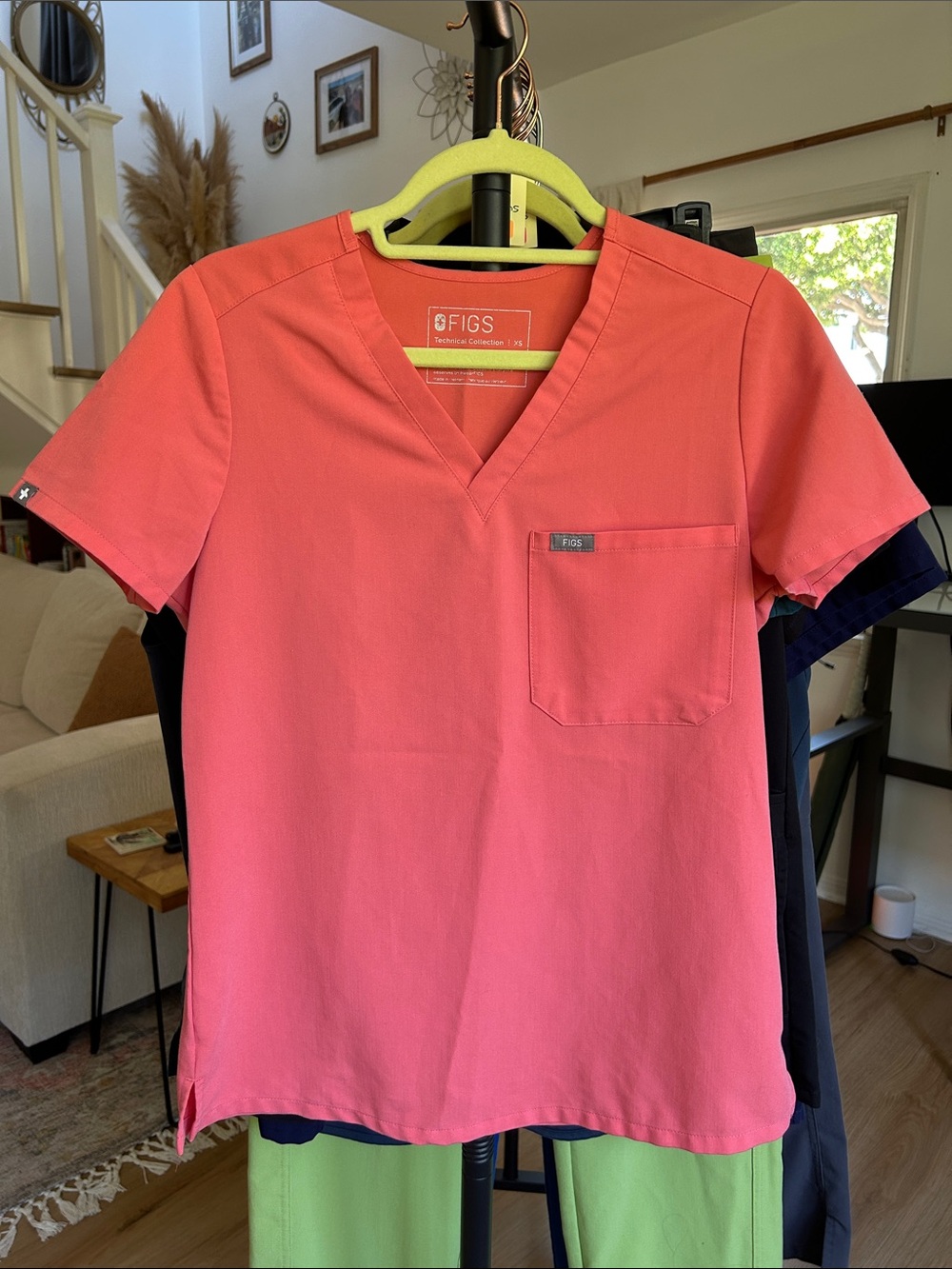 Figs Technical Collection Catarina 1 Pocket. Size Xsmall. PO: 1758